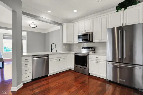 11455 Clay Hill LN #UNIT 104, Fishers, IN 46037