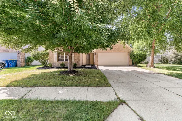 7155 Woodgate DR, Fishers, IN 46038