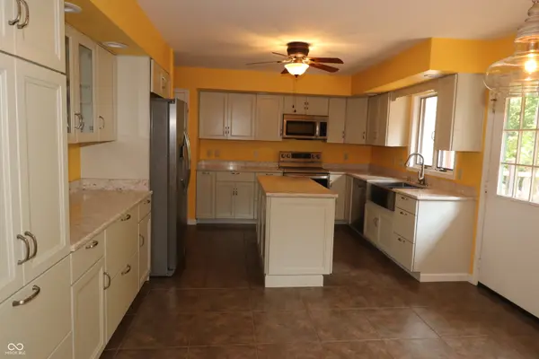 1134 County Line RD, Batesville, IN 47006