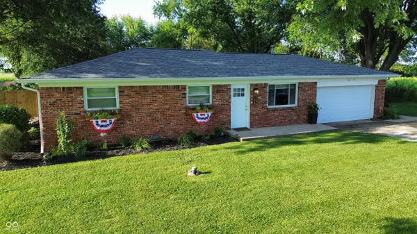 672 E 1000 N, Fortville, IN 46040
