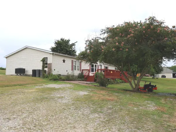 5259 W Foltz RD, Dupont, IN 47231