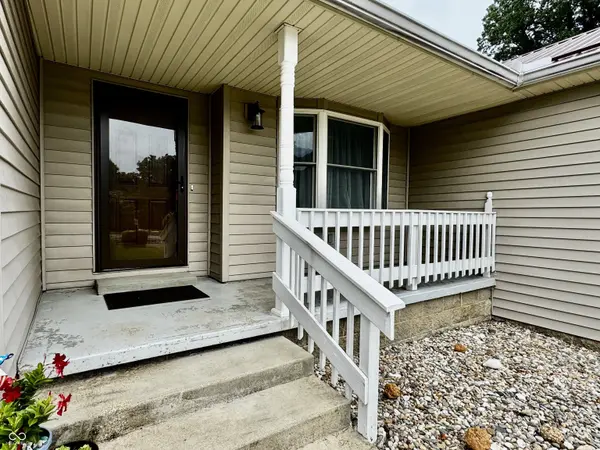 4435 Ellington CT, Spencer, IN 47460