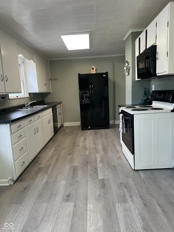 124 W Berry ST, Greencastle, IN 46135