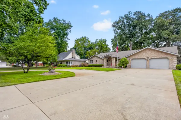 1023 Hawthorne DR, Columbus, IN 47203