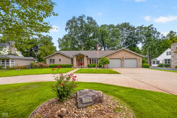 1023 Hawthorne DR, Columbus, IN 47203