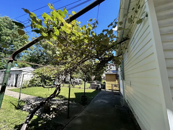 762 N Holmes AVE, Indianapolis, IN 46222