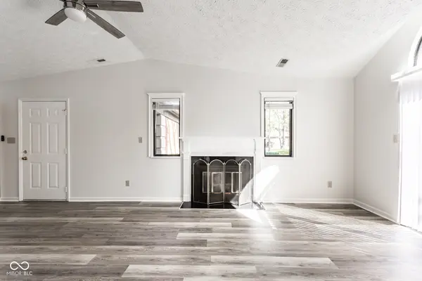 9350 Golden Leaf WAY, Indianapolis, IN 46260