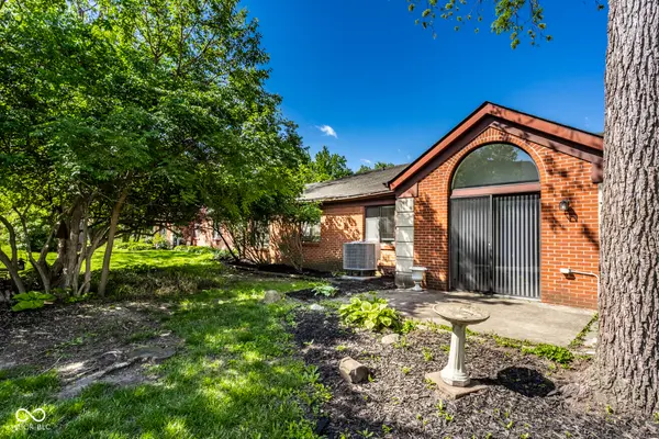 9350 Golden Leaf WAY, Indianapolis, IN 46260