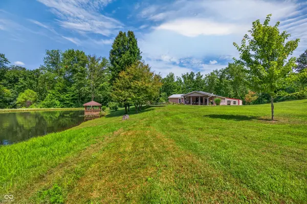 7351 Homestead RD, Morgantown, IN 46160