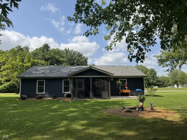 697 NW Shawnee TRL, Greensburg, IN 47240
