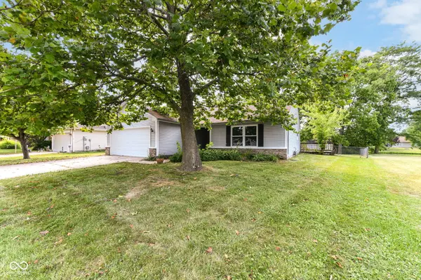 1138 Winding Hart DR, Indianapolis, IN 46229