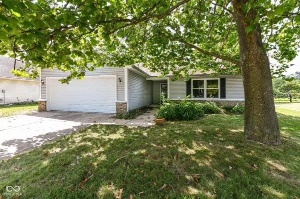 1138 Winding Hart DR, Indianapolis, IN 46229