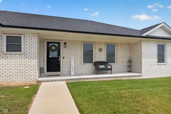 1723 Bell Ford DR W, Seymour, IN 47274