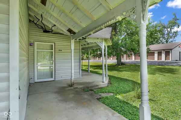 204 S Lafayette ST, Cloverdale, IN 46120