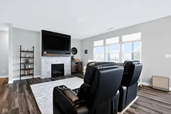 20094 Willenhall WAY, Westfield, IN 46074