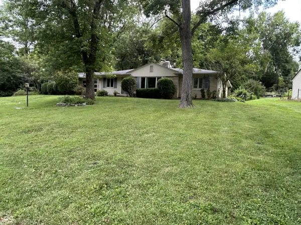 5648 Rolling Ridge RD, Indianapolis, IN 46220