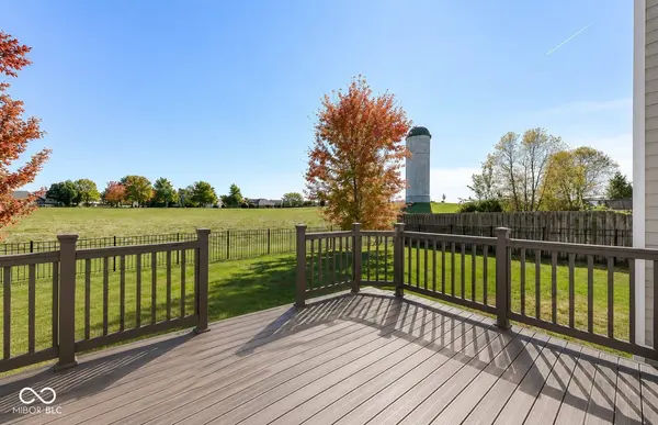 3391 Roundlake LN, Whitestown, IN 46075
