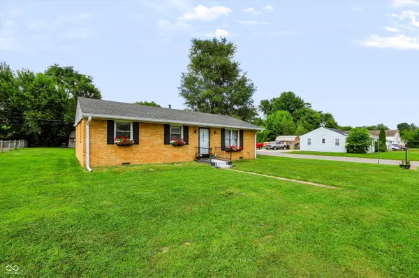 890 E Gray ST, Martinsville, IN 46151