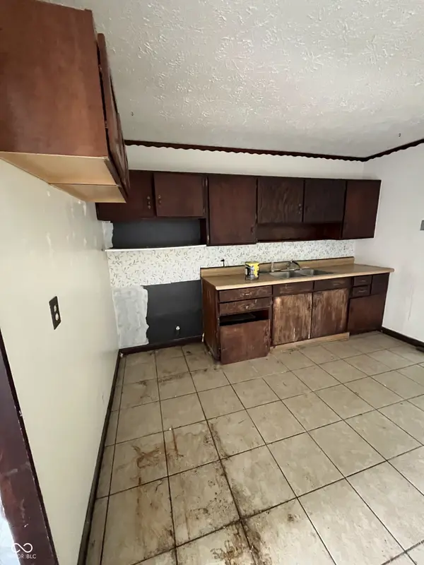 2594 Saint Paul ST, Indianapolis, IN 46203