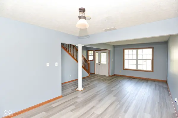 567 West ST, Whiteland, IN 46184