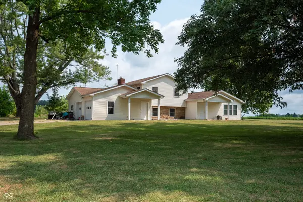 8464 E 25th ST, Columbus, IN 47203