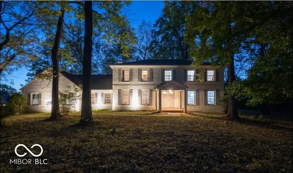 8404 Oaklandon RD, Indianapolis, IN 46236