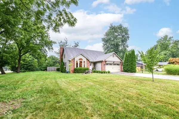 10388 Connaught DR, Carmel, IN 46032