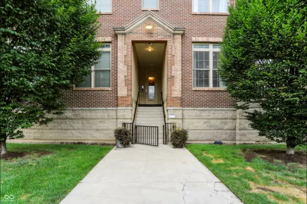 450 E Ohio ST #APT 310, Indianapolis, IN 46204