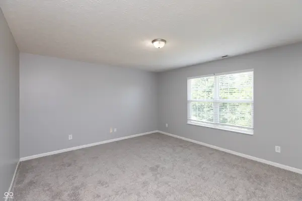 1324 Niagara LN, Franklin, IN 46131