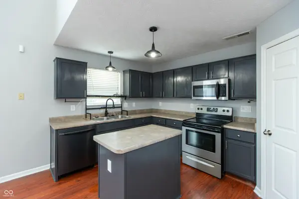 1324 Niagara LN, Franklin, IN 46131
