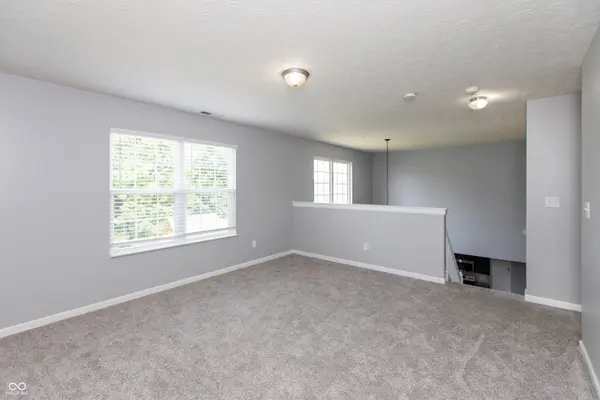 1324 Niagara LN, Franklin, IN 46131