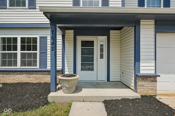 7642 Hidden Valley LN, Indianapolis, IN 46239