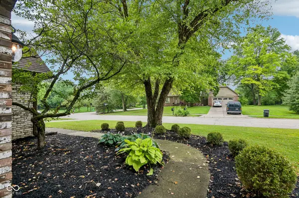 8815 Fathom Crest, Indianapolis, IN 46256