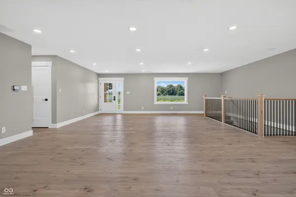 5211 S 450 RD E, Columbus, IN 47203