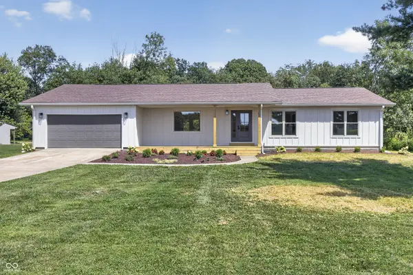 5211 S 450 RD E, Columbus, IN 47203