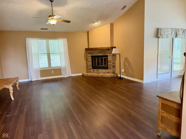 7578 Trophy Club DR N, Indianapolis, IN 46214