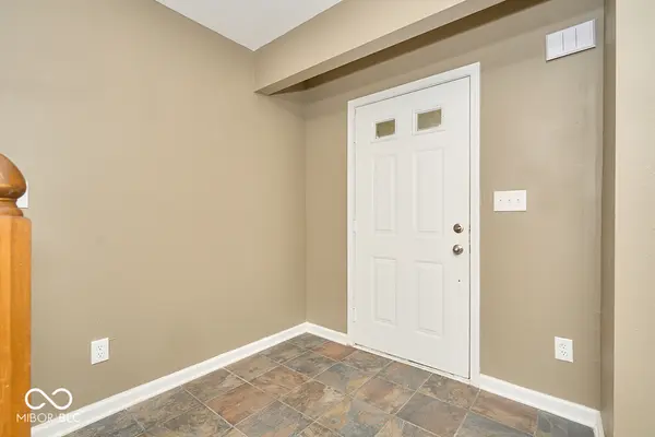 827 Treyburn Lakes WAY, Indianapolis, IN 46239