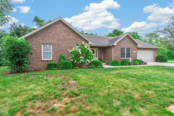1780 Sams CIR, Seymour, IN 47274