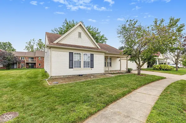 9883 Traditions LN, Noblesville, IN 46060