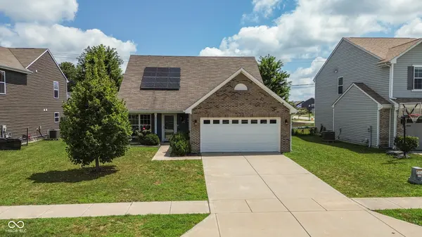2481 Shadowbrook TRCE, Greenwood, IN 46143