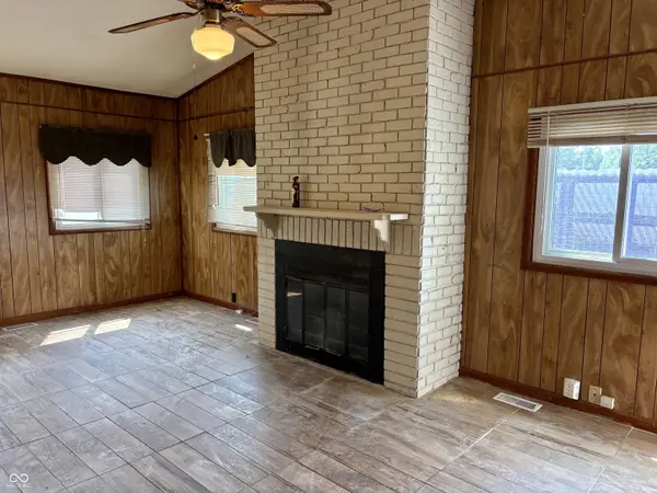 403 Fletcher LN, Beech Grove, IN 46107
