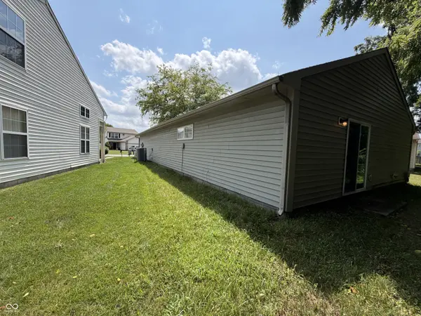 4516 Riverbrook LN, Indianapolis, IN 46254