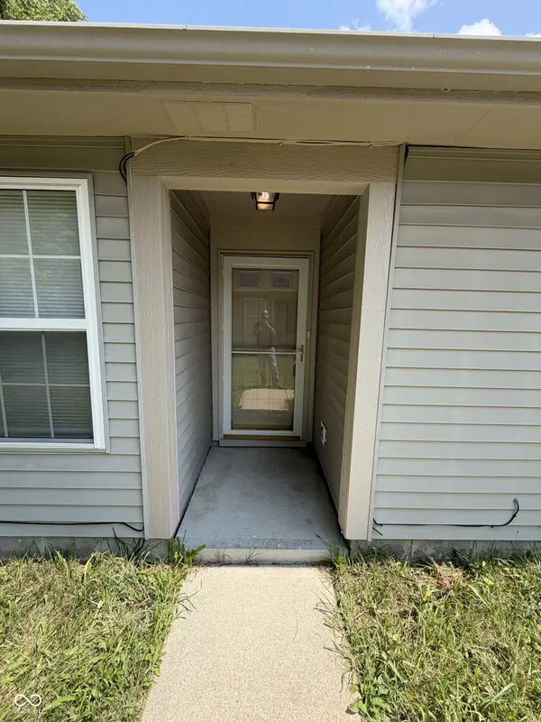 4516 Riverbrook LN, Indianapolis, IN 46254