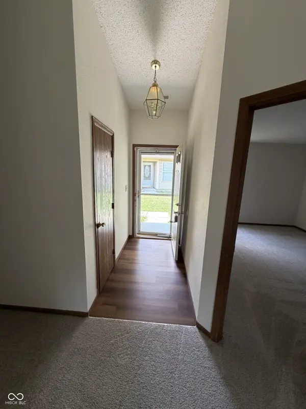 4516 Riverbrook LN, Indianapolis, IN 46254
