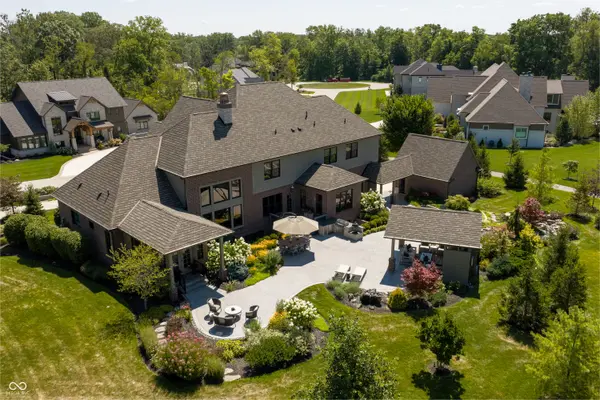 6760 Wellington CIR, Zionsville, IN 46077