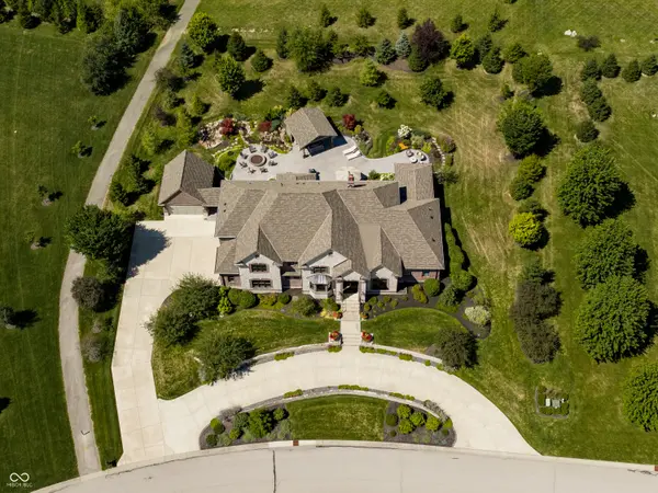 6760 Wellington CIR, Zionsville, IN 46077