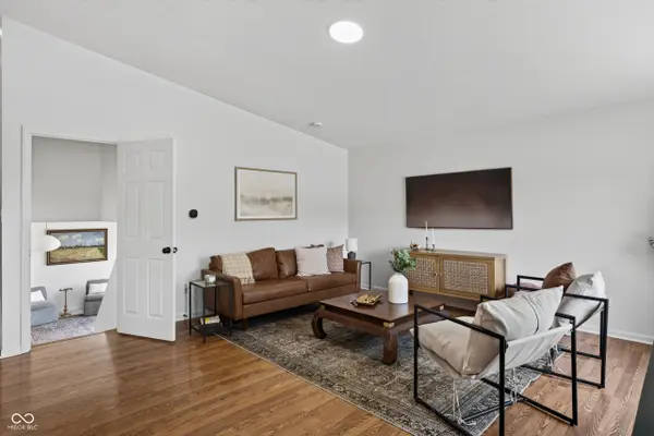 340 E Brittany WAY, Ellettsville, IN 47429