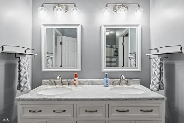 3074 Sable Ridge PL, Greenwood, IN 46142