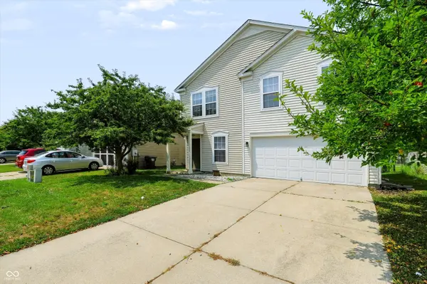 1500 Pencross Ln, Greenwood, IN 46143