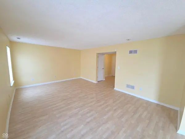 4320 Village Bend LN, Indianapolis, IN 46254